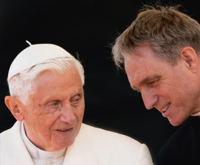paoa Benedetto XVI e Georg Gänswein