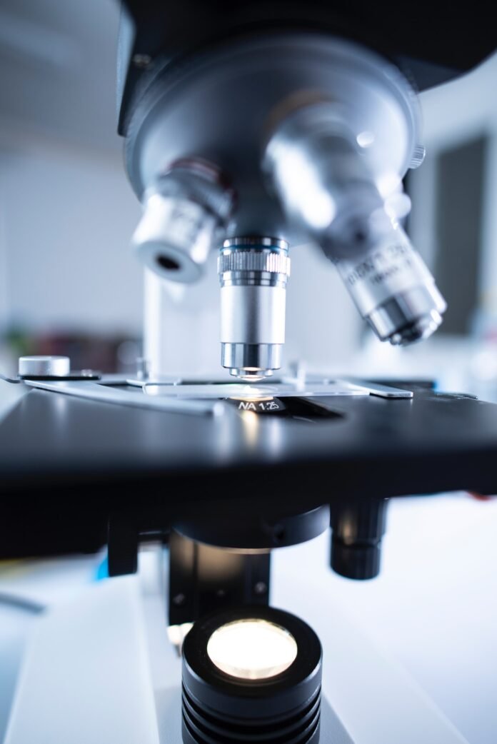 microscorio, ricerca: hiv in italia.