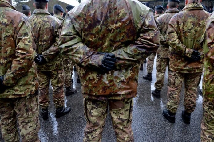 Condanna del ministero della Difesa per mesotelioma pleurico: risarcimento ai familiari di un militare deceduto a causa dell’amianto