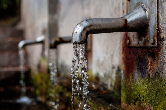 amianto e reti idriche acqua (foto free da Pixabay)