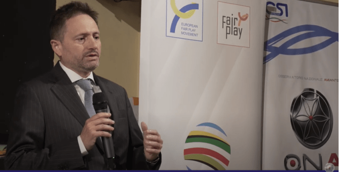 l'Avv. Ezio Bonanni durante il XXXI Congresso del Comitato Fair Play