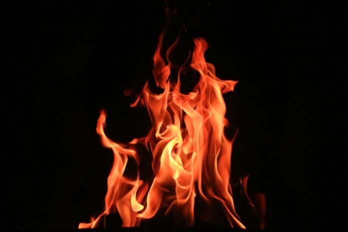 incendio in discoteca, paura amianto