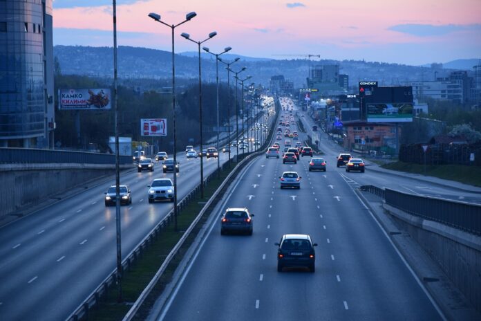 foto del traffico serale